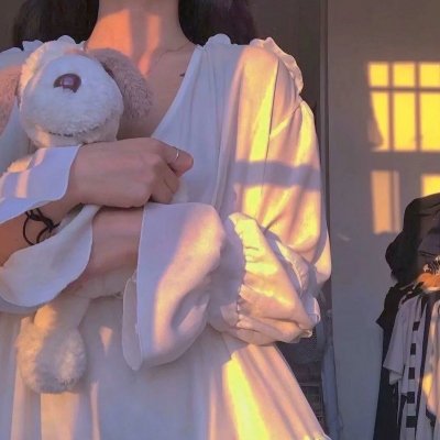 玉女撩春